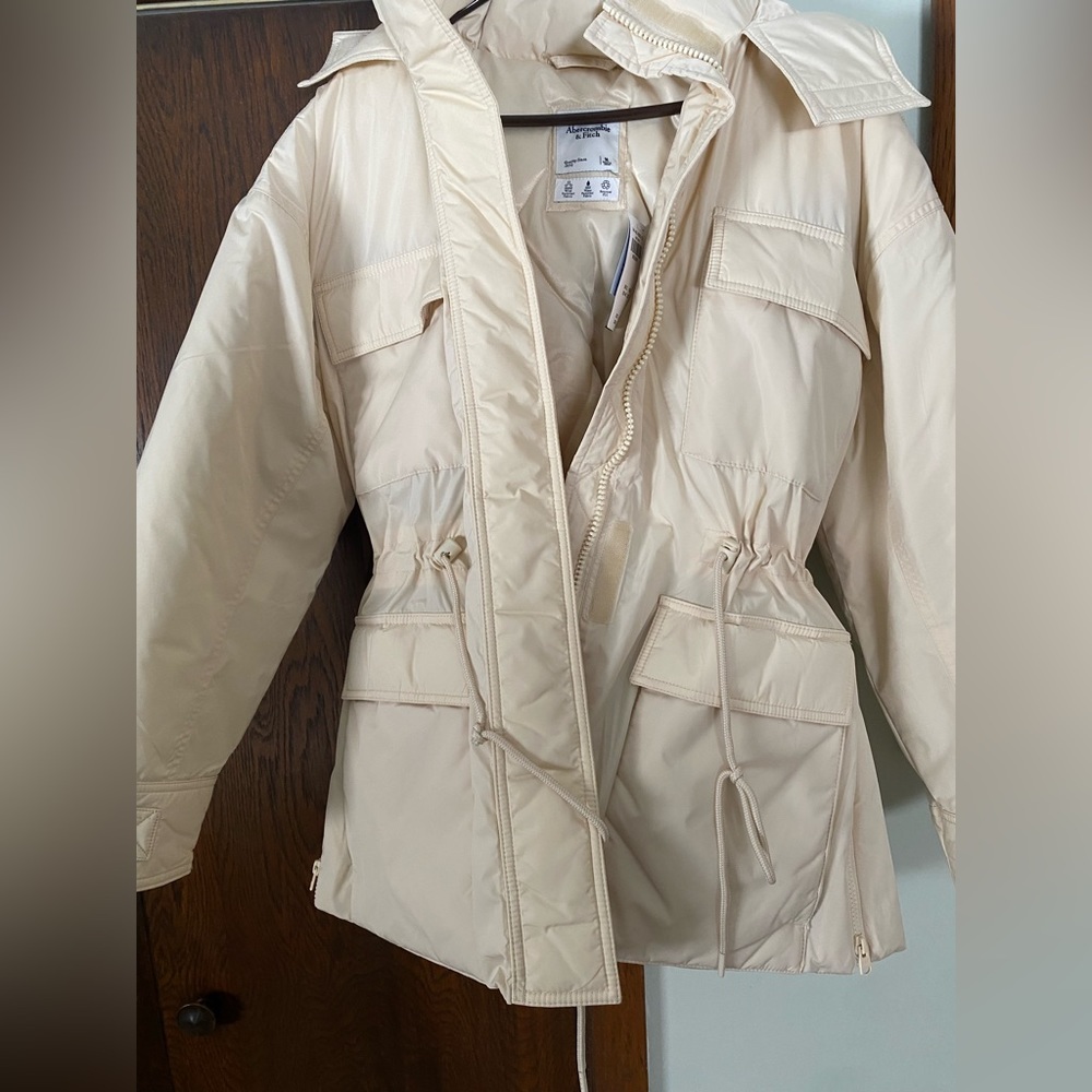 Abercrombie Puffer Jacket, brand new with tags! Medium